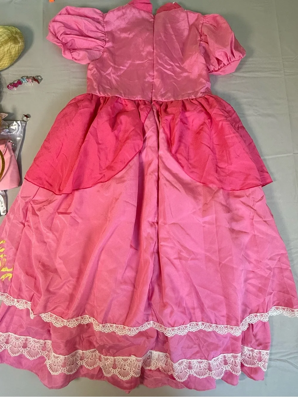 Super Mario princess peach costume with accessories size 10-12